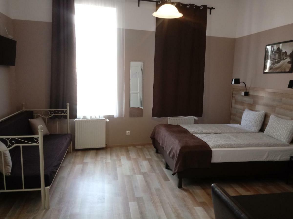 Promenade Panzio Bed and Breakfast Miskolc Eksteriør billede